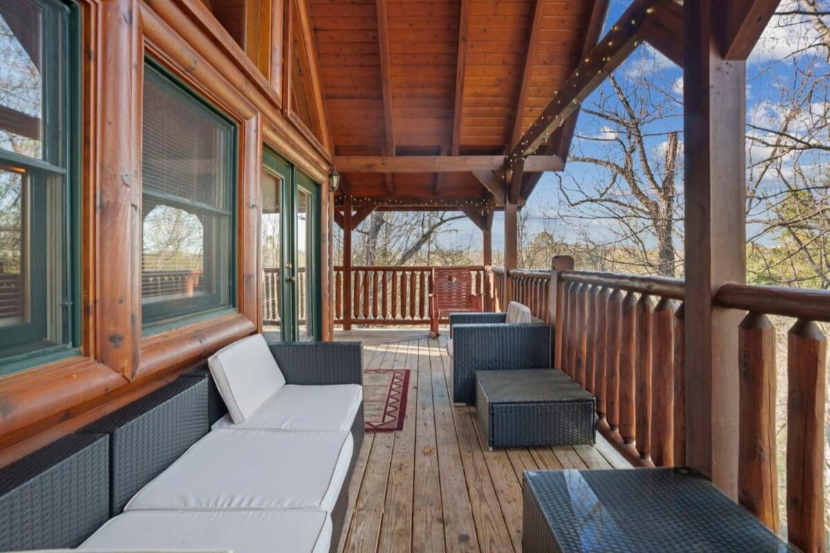 Stunning Mountain Cabin W Hot Tub Gatlinburg Exterior photo