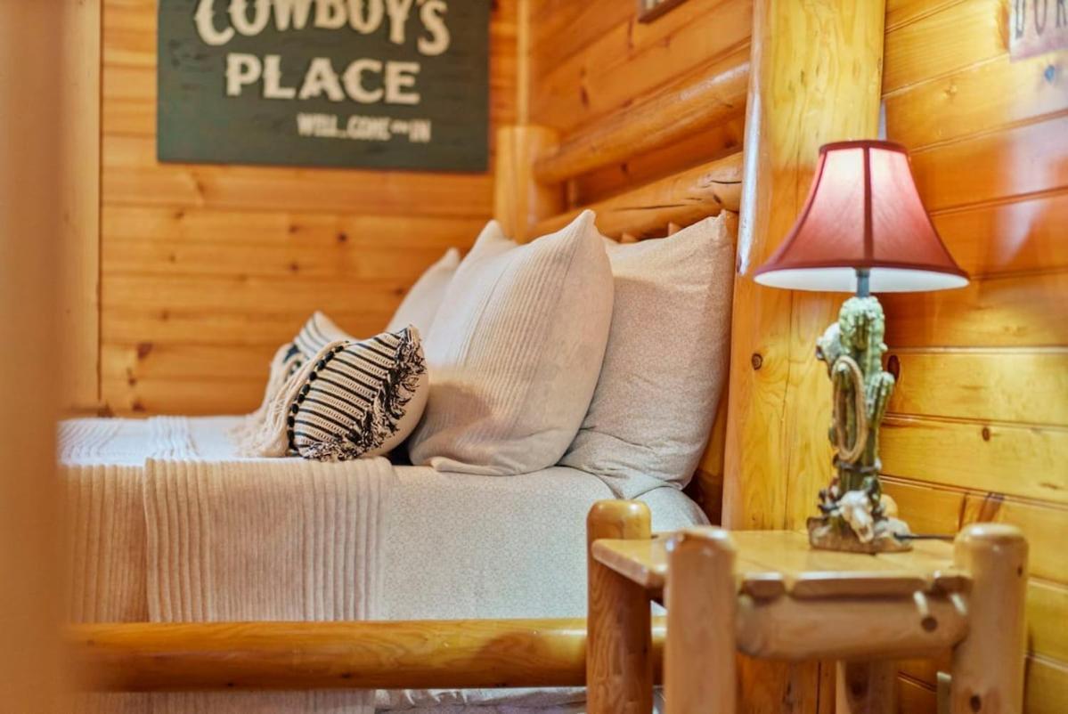 Stunning Mountain Cabin W Hot Tub Gatlinburg Exterior photo